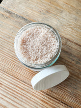 Load image into Gallery viewer, cocoa cashmere bath soak | sandalwood & vanilla