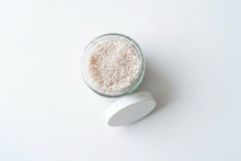 Load image into Gallery viewer, cocoa cashmere bath soak | sandalwood & vanilla