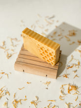 Load image into Gallery viewer, golden hour soap | sweet orange, turmeric & honey