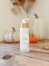 Load image into Gallery viewer, london fog hydrating body lotion | bergamot &amp; vanilla
