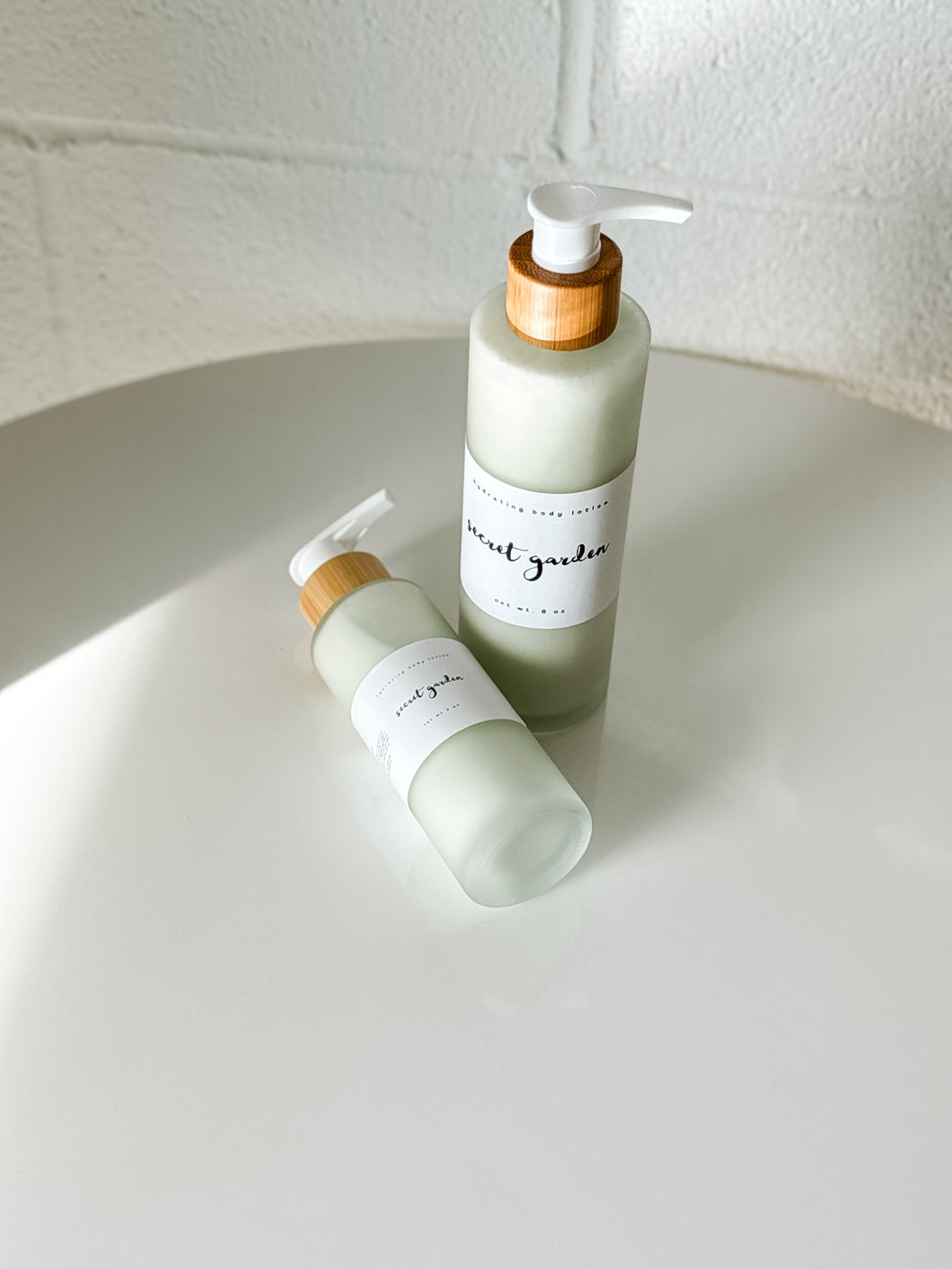 secret garden hydrating body lotion | lemongrass & sandalwood