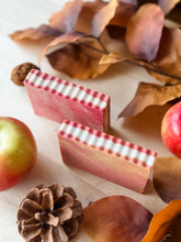 Load image into Gallery viewer, honeycrisp harvest soap | citrus, sage + vanilla
