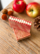 Load image into Gallery viewer, honeycrisp harvest soap | citrus, sage + vanilla
