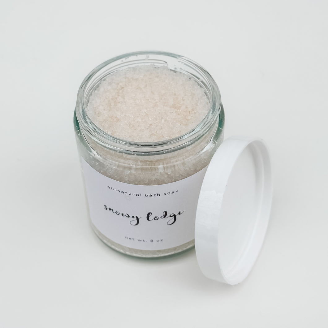 snowy lodge bath soak | amber, vanilla & cedar | the winter collection